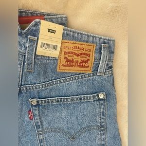 LEVIS HIGH WAISTED MOM SHORTS | High Rise, Relaxed Through The Hip | Size 25